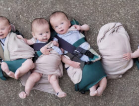 Bæresele og Vikle til tvillinger: Sådan bærer du to babyer på én gang