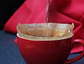 Sådan undgår du at dit kaffefilter påvirker smagen af din kaffe