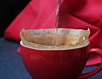 Sådan undgår du at dit kaffefilter påvirker smagen af din kaffe