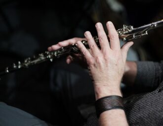 Opdag klarinetens hemmeligheder: George Hennesey's unikke teknikker afsløret