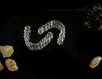 Sådan foregår en invisalign-behandling – trin for trin